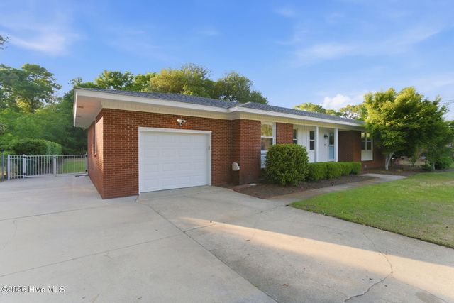 6225 Mallard Drive, Wilmington, NC 28403