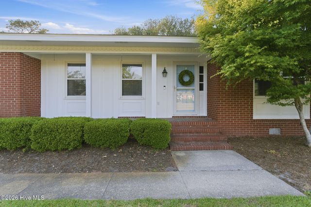 6225 Mallard Drive, Wilmington, NC 28403