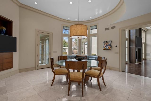 2 Bridlewood Road, Northbrook, IL 60062