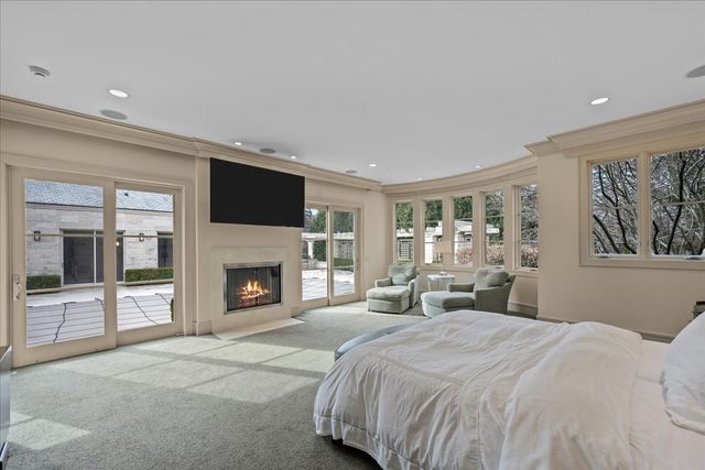 2 Bridlewood Road, Northbrook, IL 60062