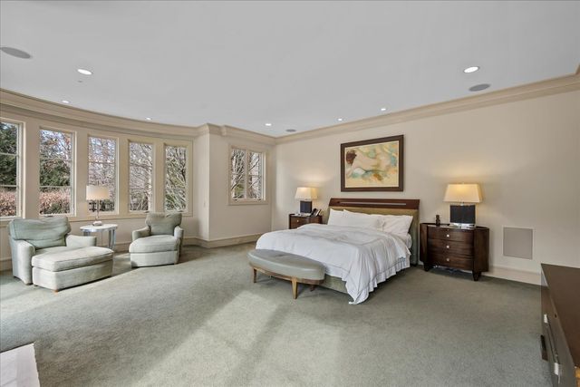 2 Bridlewood Road, Northbrook, IL 60062