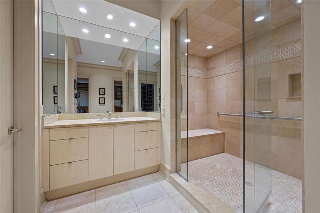 2 Bridlewood Road, Northbrook, IL 60062