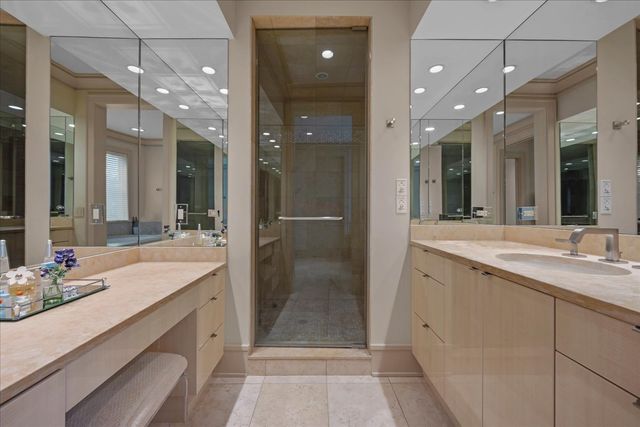 2 Bridlewood Road, Northbrook, IL 60062