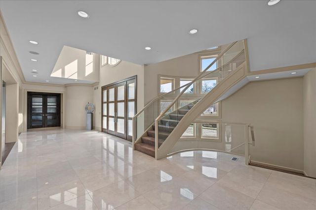 2 Bridlewood Road, Northbrook, IL 60062