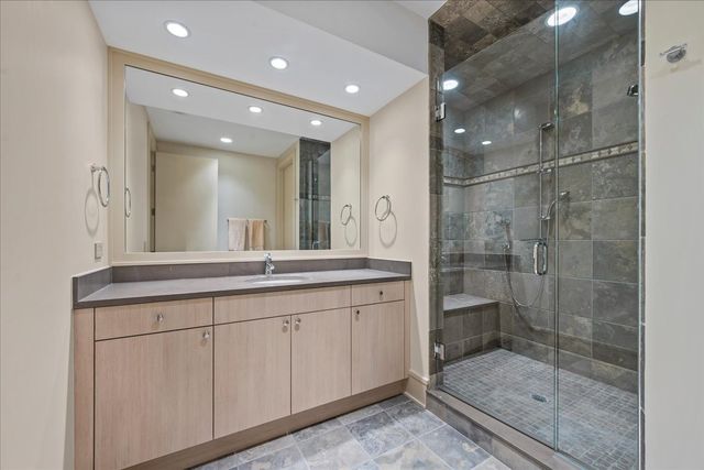 2 Bridlewood Road, Northbrook, IL 60062