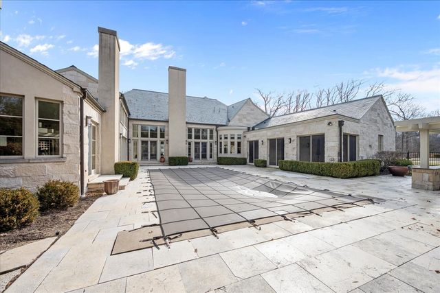 2 Bridlewood Road, Northbrook, IL 60062