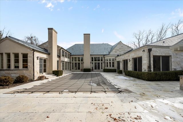 2 Bridlewood Road, Northbrook, IL 60062