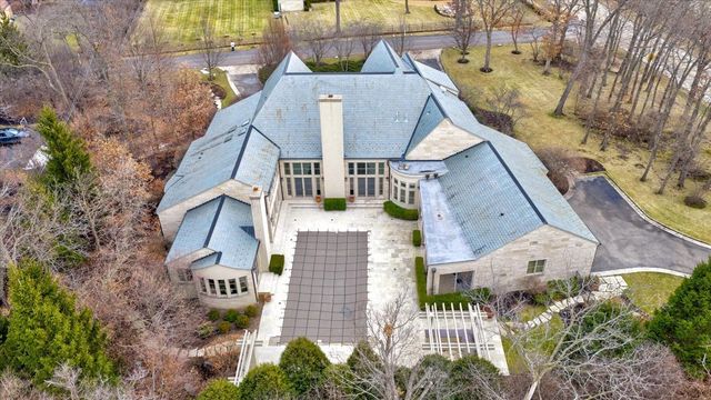 2 Bridlewood Road, Northbrook, IL 60062