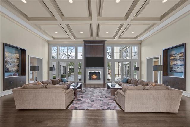 2 Bridlewood Road, Northbrook, IL 60062
