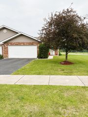 9096 Carolina Court, Merrillville, IN 46410