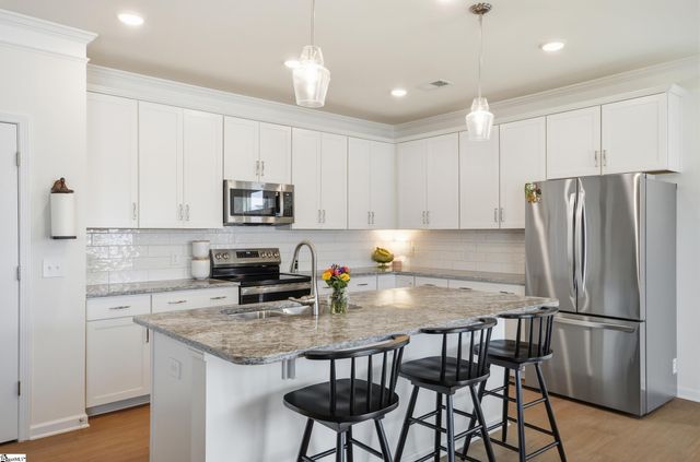 221 Pendergast Road, Greenville, SC 29605