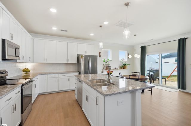 221 Pendergast Road, Greenville, SC 29605