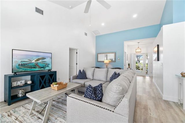 7112 Falcons Glen BLVD, Naples, FL 34113