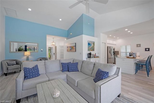 7112 Falcons Glen BLVD, Naples, FL 34113