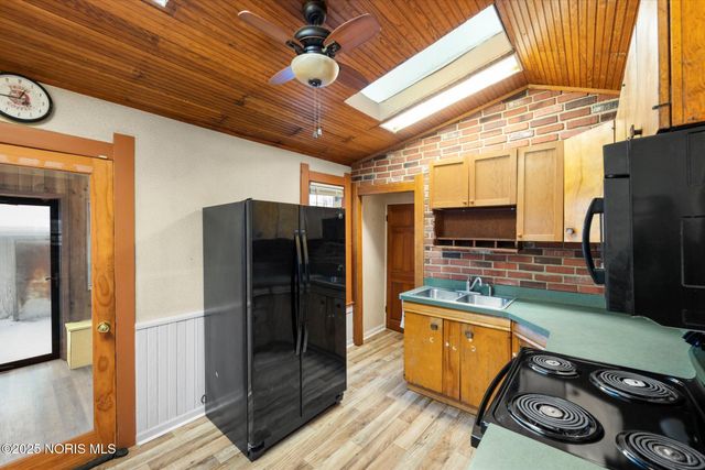 1821 Stahlwood Avenue, Toledo, OH 43613