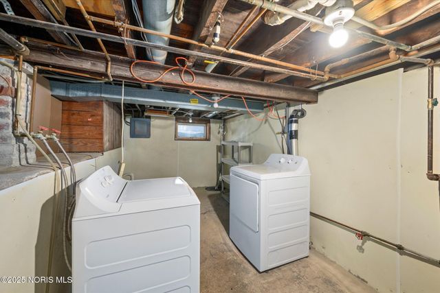 1821 Stahlwood Avenue, Toledo, OH 43613