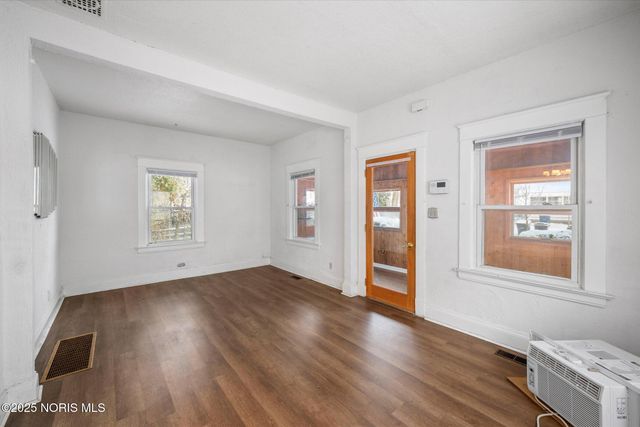 1821 Stahlwood Avenue, Toledo, OH 43613