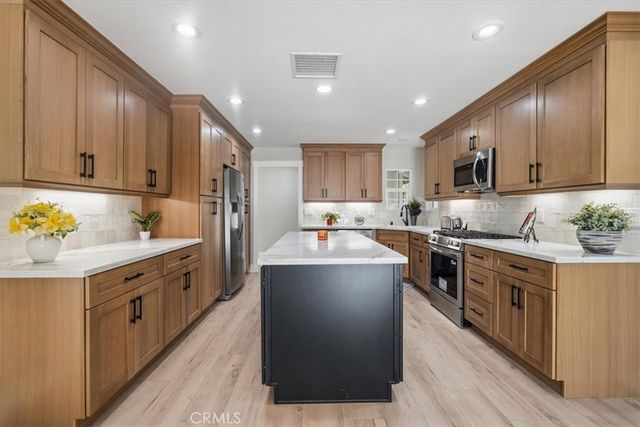 7831 LIVE OAK Drive, Jurupa Valley, CA 92509