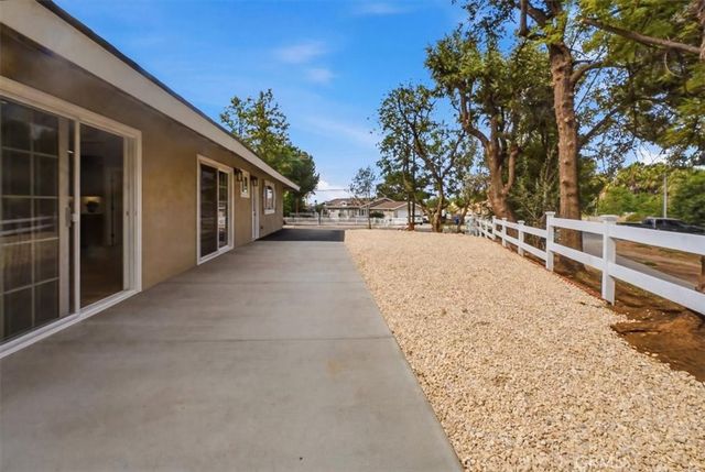7831 LIVE OAK Drive, Jurupa Valley, CA 92509