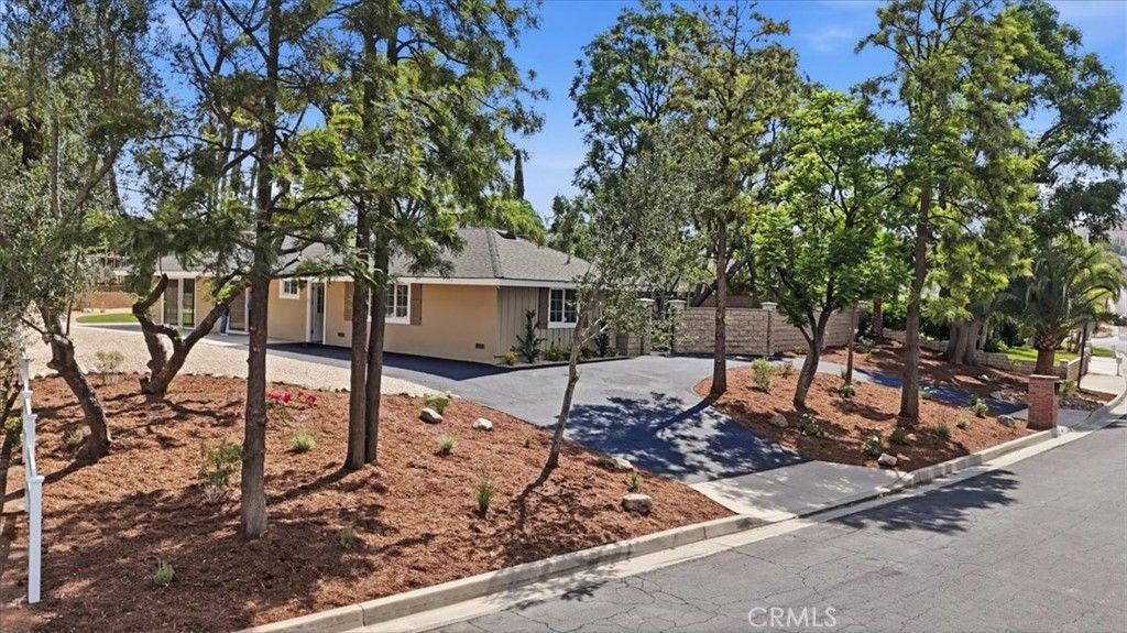 7831 LIVE OAK Drive, Jurupa Valley, CA 92509