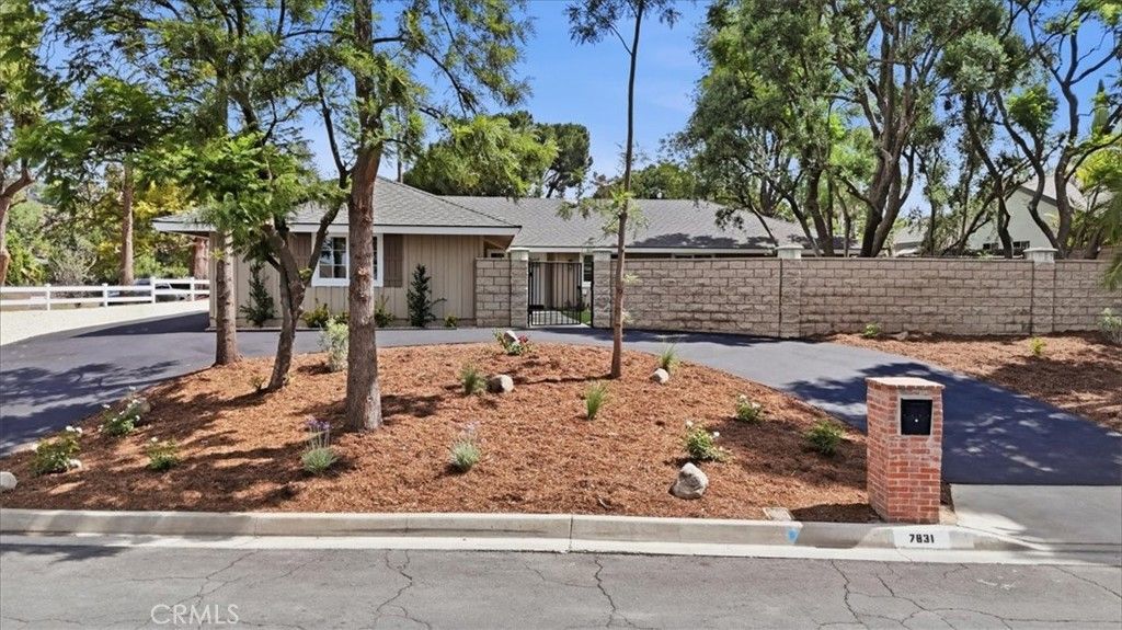 7831 LIVE OAK Drive, Jurupa Valley, CA 92509 — photo 2