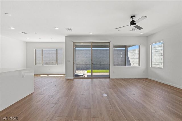 10489 Mountain Aster Avenue, Las Vegas, NV 89166