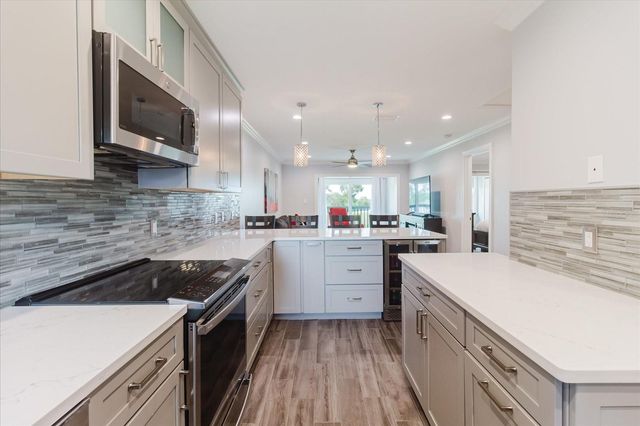 2073 SKIMMER COURT W 222, Clearwater, FL 33762