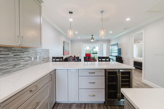2073 SKIMMER COURT W 222, Clearwater, FL 33762