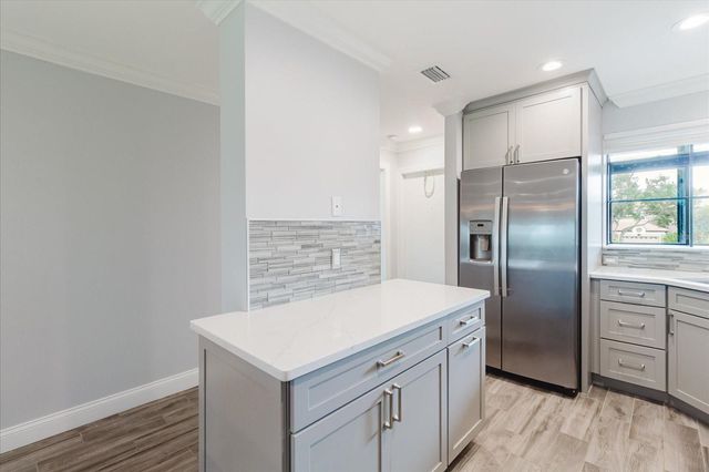 2073 SKIMMER COURT W 222, Clearwater, FL 33762