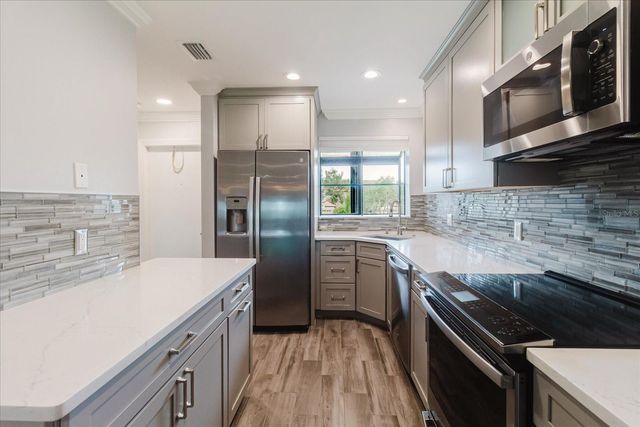 2073 SKIMMER COURT W 222, Clearwater, FL 33762