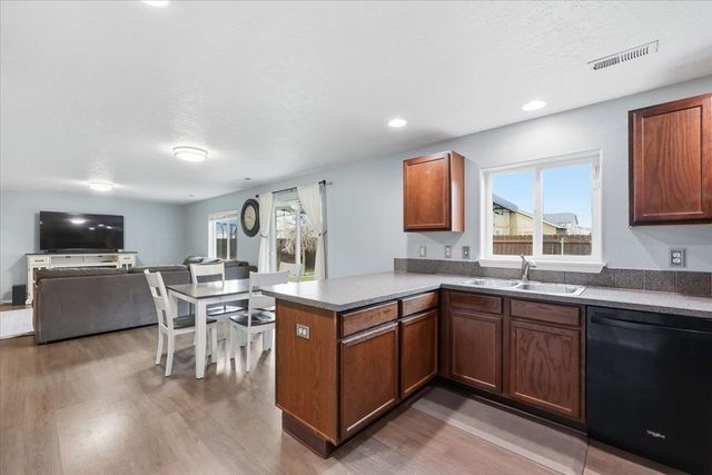 12506 W 2nd Ave, Airway Heights, WA 99001