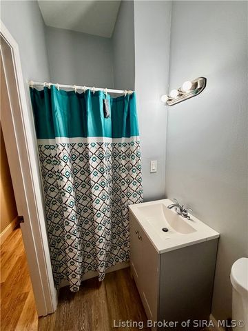 430 W Harrison Avenue, Clarksville, IN 47129