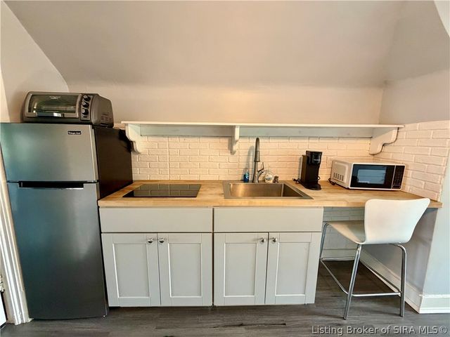 430 W Harrison Avenue, Clarksville, IN 47129