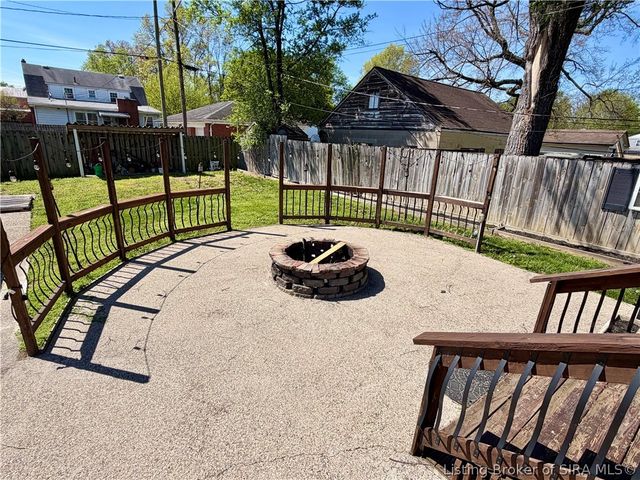 430 W Harrison Avenue, Clarksville, IN 47129