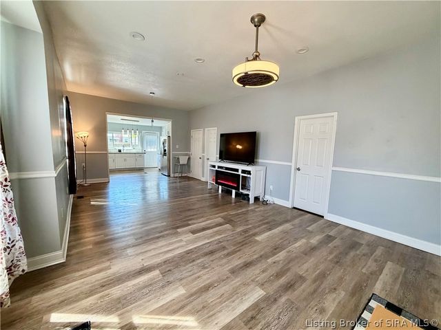 430 W Harrison Avenue, Clarksville, IN 47129