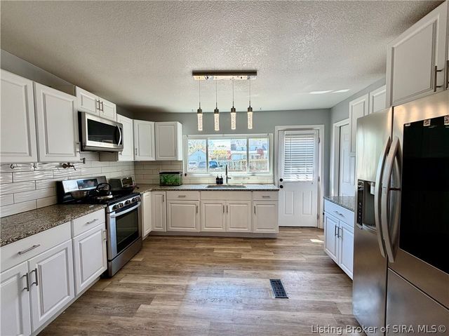 430 W Harrison Avenue, Clarksville, IN 47129