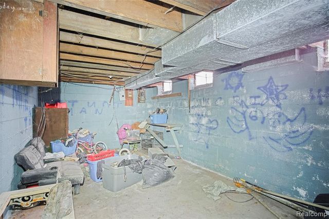 5259 Chatsworth, Detroit, MI 48224