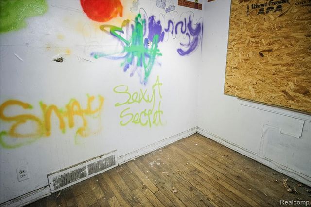 5259 Chatsworth, Detroit, MI 48224