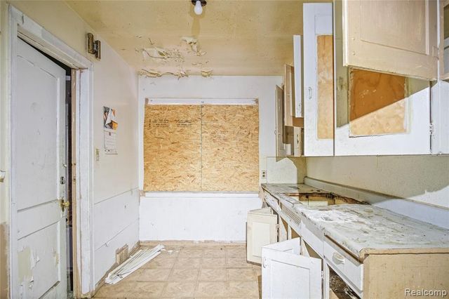 5259 Chatsworth, Detroit, MI 48224