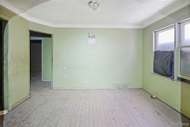 5259 Chatsworth, Detroit, MI 48224