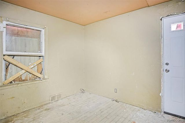 5259 Chatsworth, Detroit, MI 48224