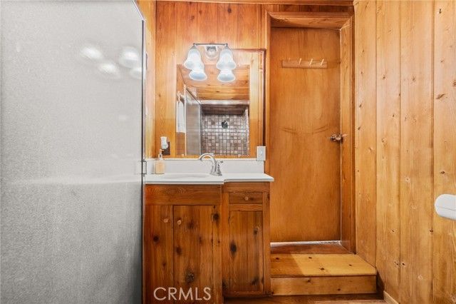 24251 Great View, Crestline, CA 92325