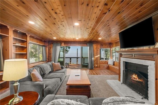 24251 Great View, Crestline, CA 92325