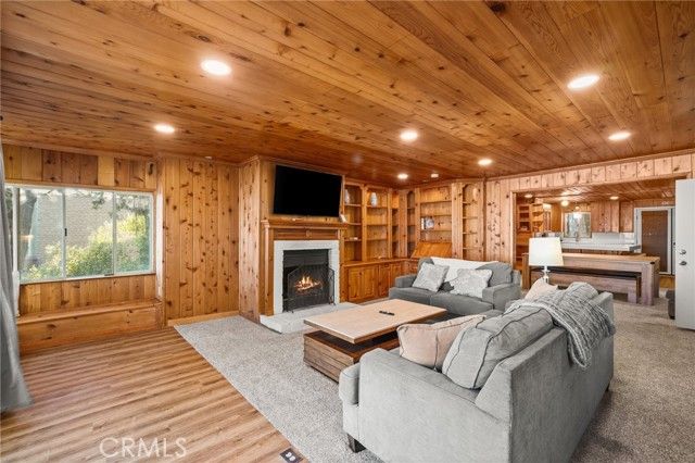 24251 Great View, Crestline, CA 92325