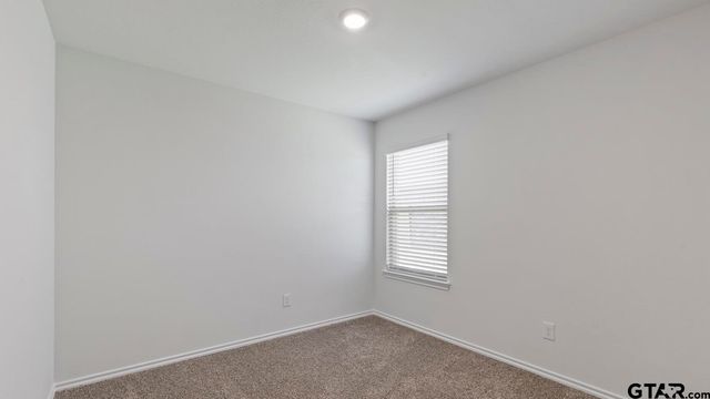 5032 Shumard Drive, Lindale, TX 75771