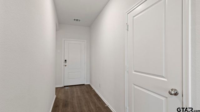 5032 Shumard Drive, Lindale, TX 75771
