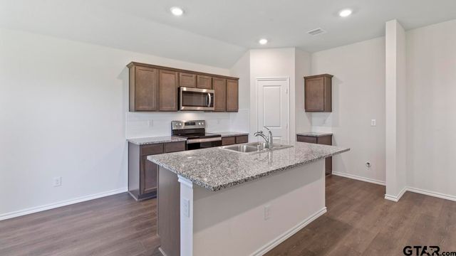 5032 Shumard Drive, Lindale, TX 75771