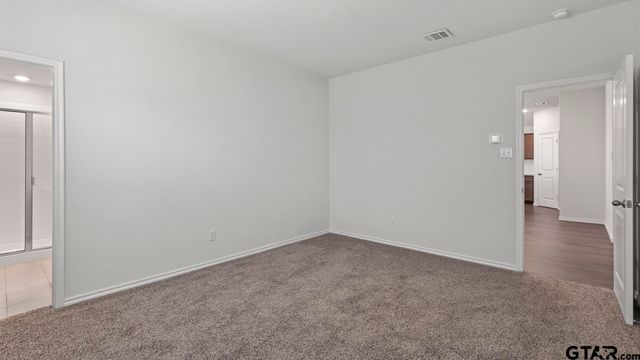 5032 Shumard Drive, Lindale, TX 75771