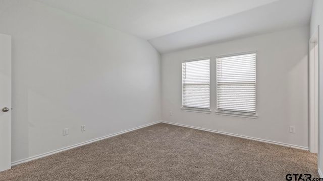 5032 Shumard Drive, Lindale, TX 75771