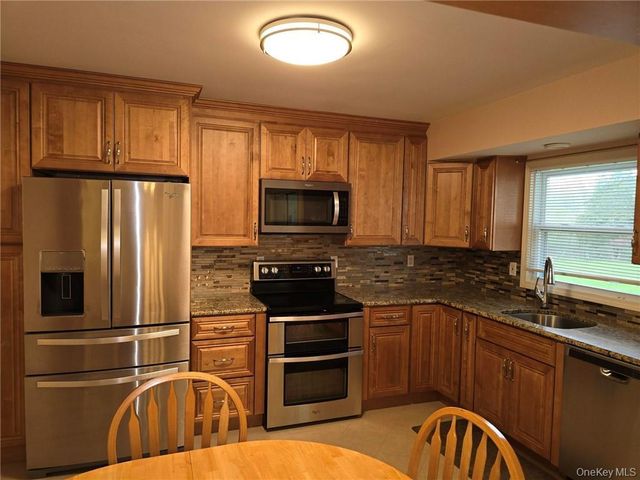 2115 Route 55 1, Lagrangeville, NY 12540